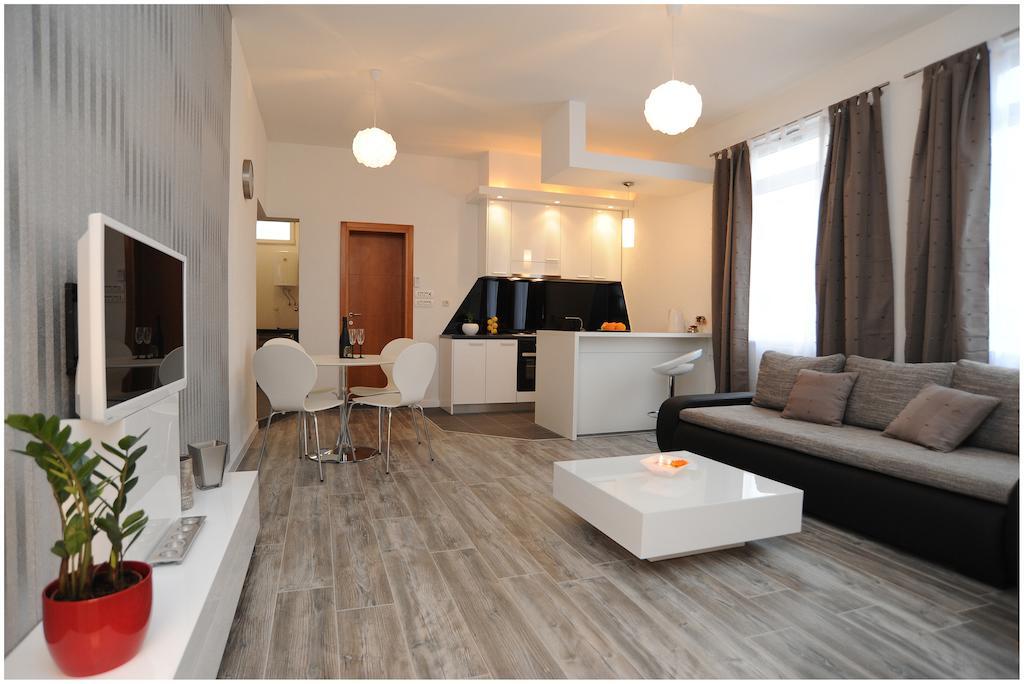 Guest House D&G -I Apartment & Room Zadar Eksteriør billede